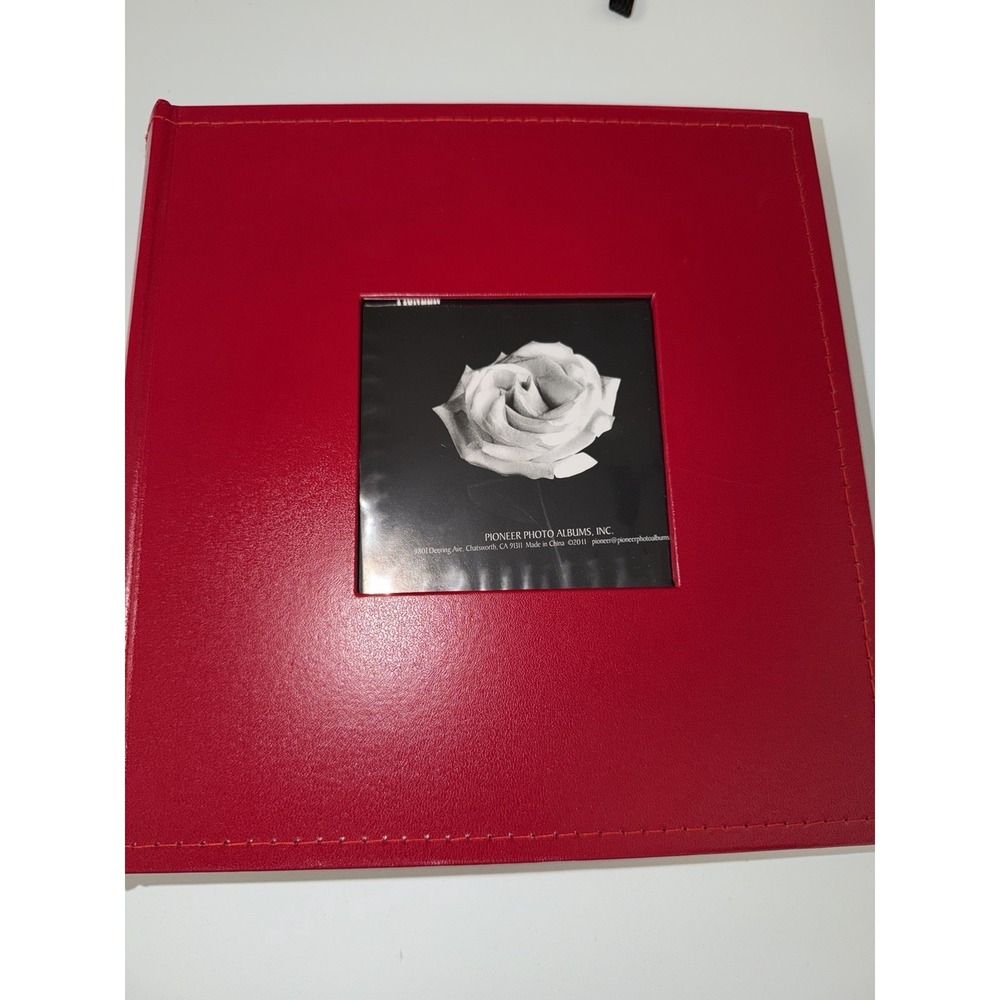 200-Pocket Sewn Leatherette Frame Cover Photo Album, 4 by 6-Inch, Red